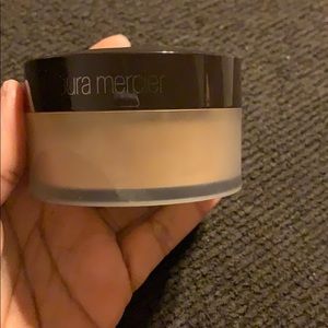 Laura Mercier Medium Deep Translucent powder